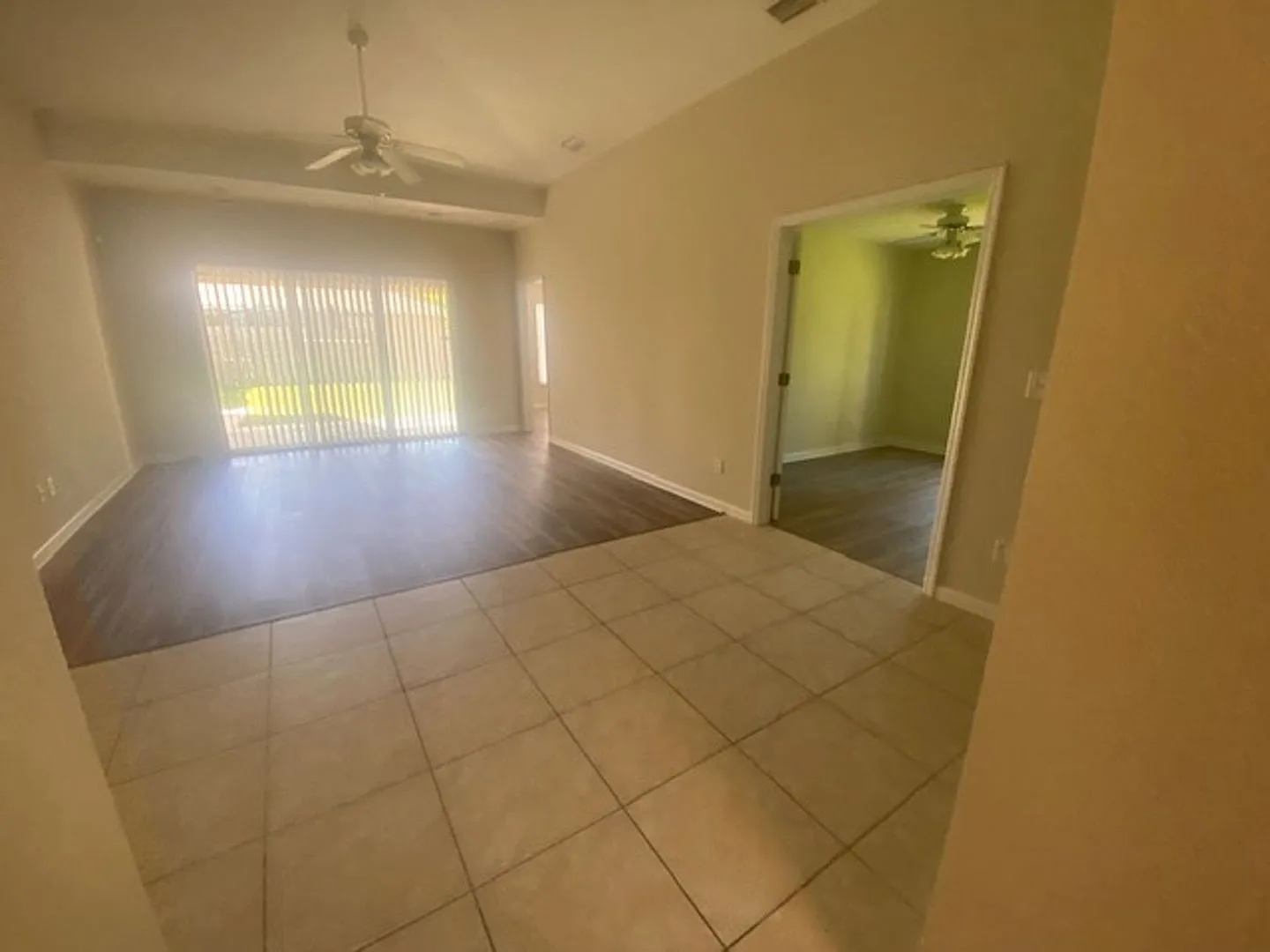 Unique 3/2/1 duplex with a private driveway and entrance! Partially fenced yard! Must see! — Photo 4