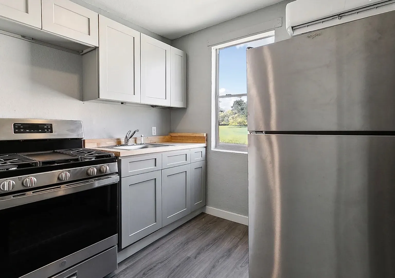 Studio Apartment in Central City — Photo 3