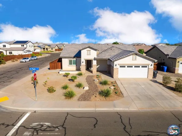 2376 Park Ct, Imperial, CA 92251