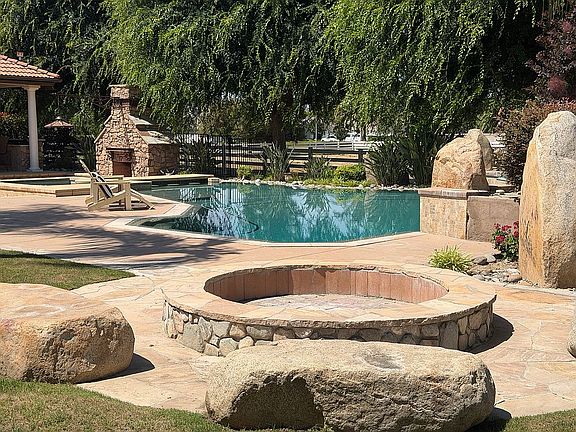 5th image of 16922 Panadero Ct