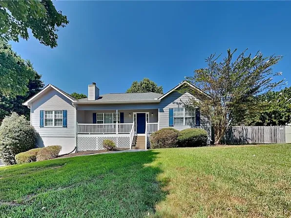 112 Hickory View Ln, Acworth, GA 30101