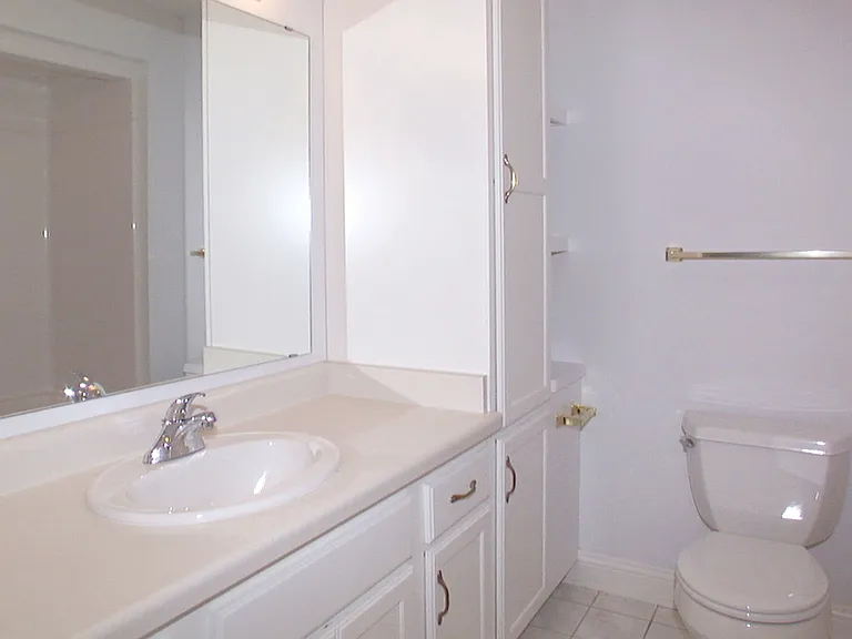 2734 Lynn Ter — Photo 12