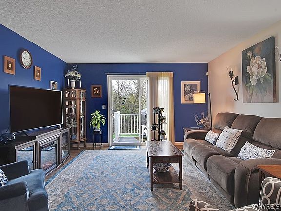 4th image of 145 Blossom Wood Ln