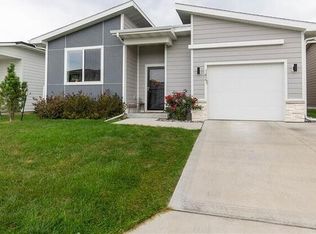 1421 NE Little Beaver Dr, Grimes, IA 50111