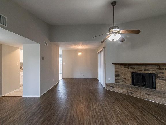 3rd image of 118 Lucinda Dr