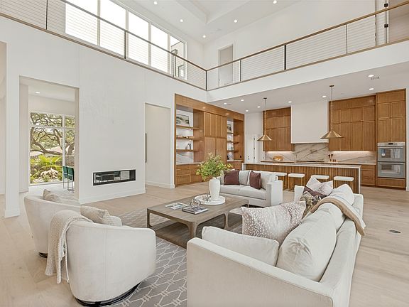 4th image of 6633 Greenwich Ln