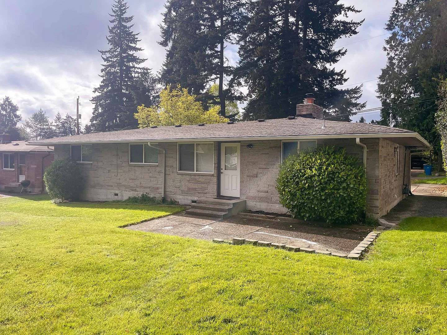 3Bd/1Ba Shoreline Home — Photo 3