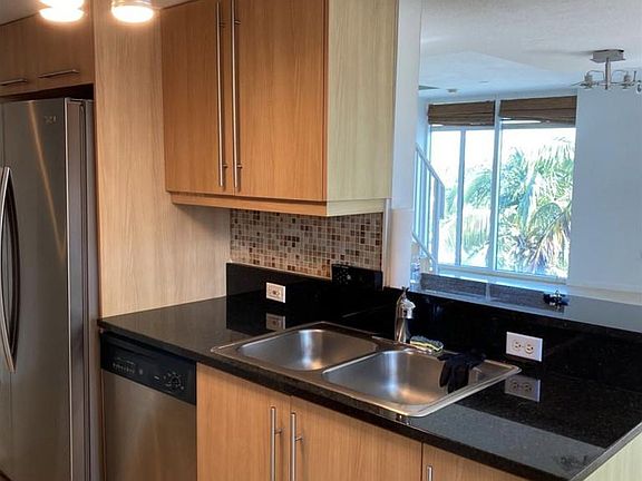 4th image of 7600 Collins Ave #4-6