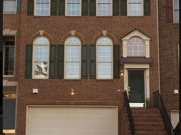 5448 Edsall Ridge Pl, Alexandria, VA 22312