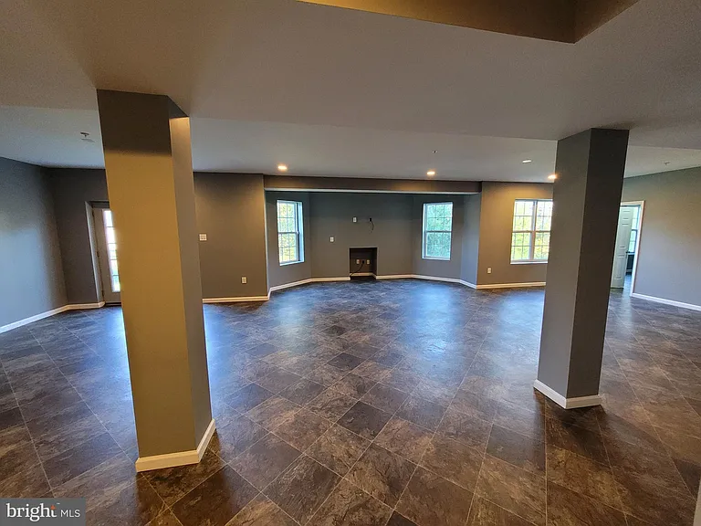 15406 Sir Edwards Dr — Photo 30