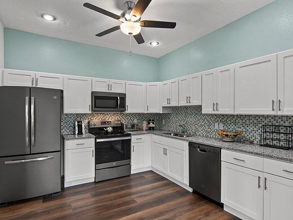 3rd image of 719 S Summerlin Ave