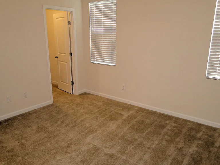 8814 Commons Townes Dr — Photo 7