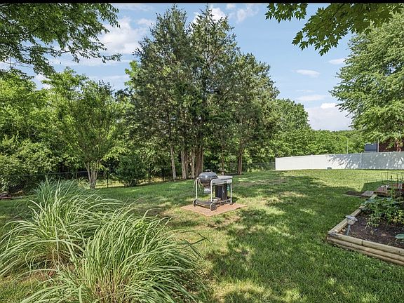 4th image of 5122 Stonewood Dr
