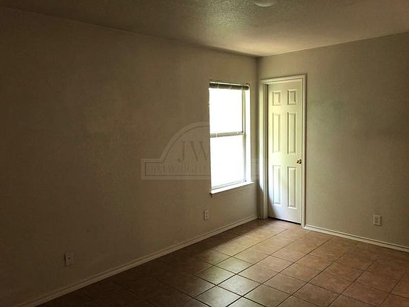 5th image of 207 Dale Earnhardt Dr #B