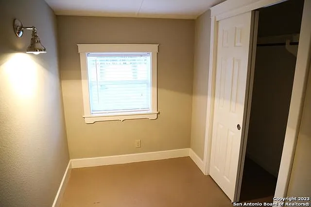 208 S Winston Ln — Photo 16