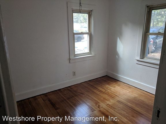 5th image of 2133 Oak Park Dr