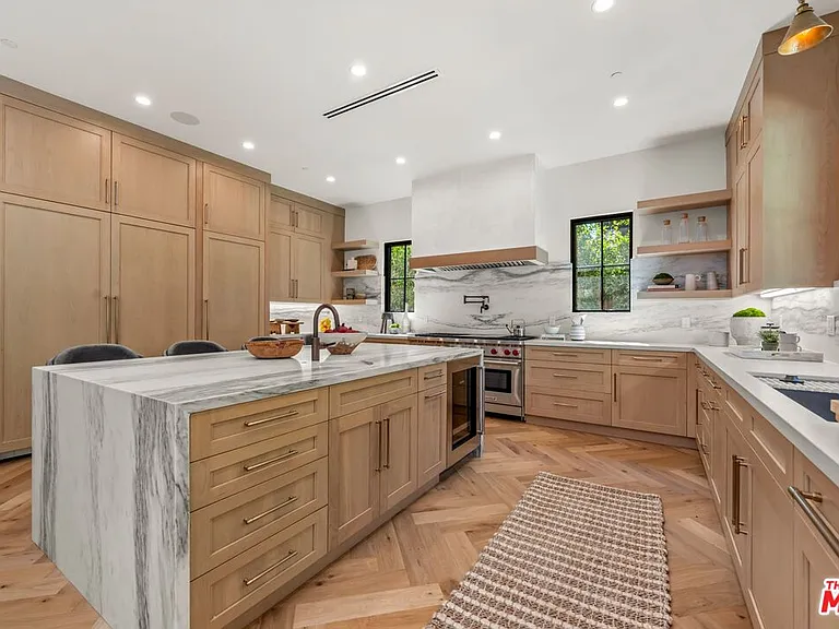 12527 Huston St — Photo 10
