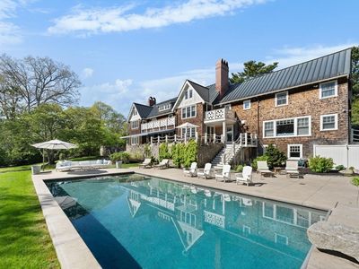 23 University Ln, Manchester, MA, 01944