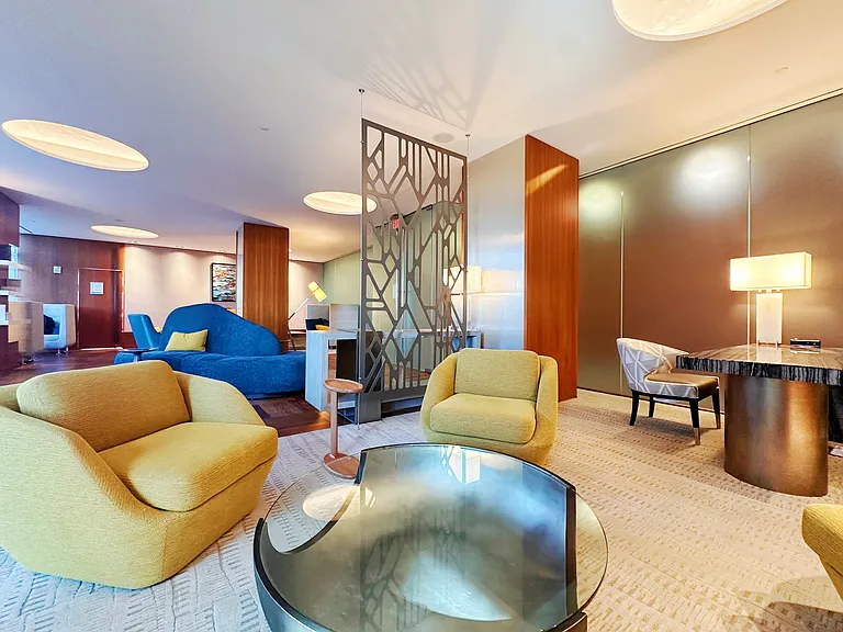 Quiet Lounge