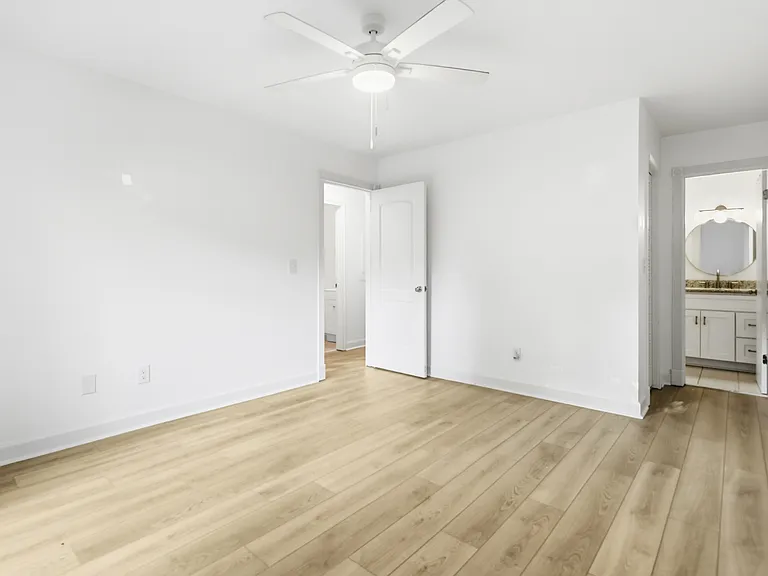 1174 Village Creek Ln #1APT-2 — Photo 12