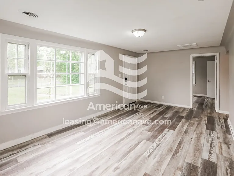 1441834_003_living_room_13861990.jpg