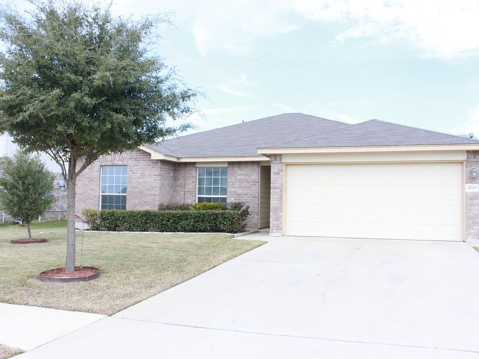 1st image of 4709 Golden Gate Dr