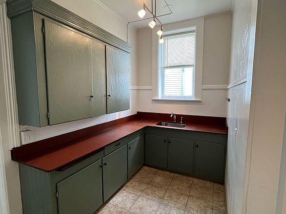 2nd image of 1113 G St #2