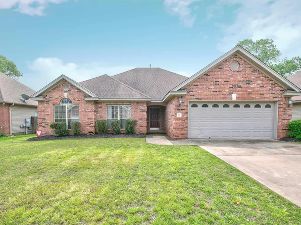 17 Bentley Cir, Little Rock, AR 72210