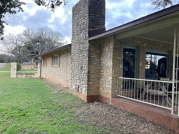 4th image of 2678 Lakeview Dr