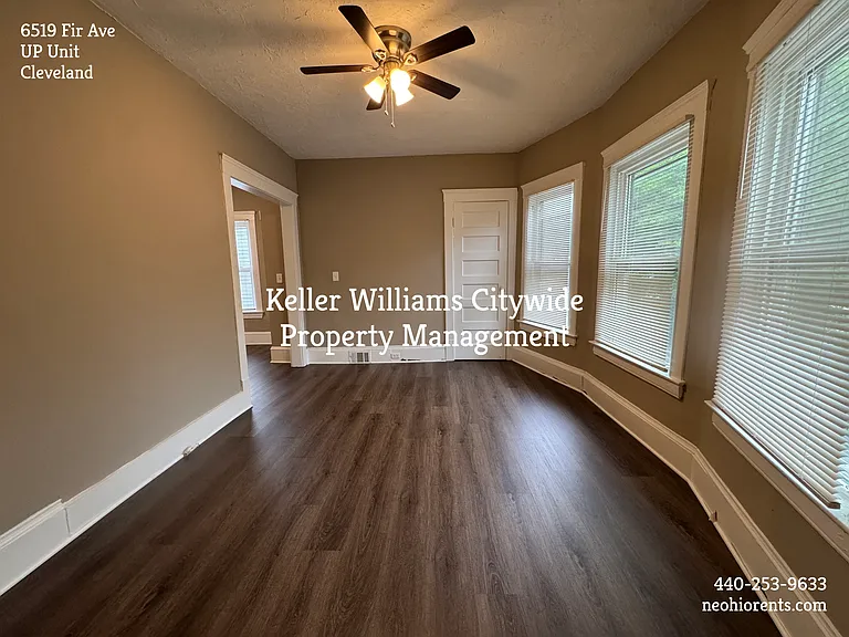 2 bedroom 1 bath up unit in Gordon Square — Photo 11