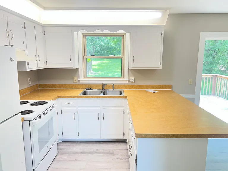 190 Evergreen Cir — Photo 6