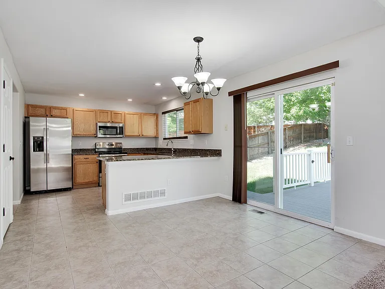10373 Ravenswood Way — Photo 7