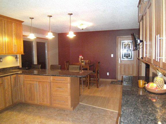 Kitchen--Breakfast Counter