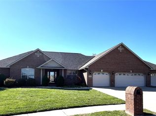 9600 Colt Ct, Mascoutah, IL 62258