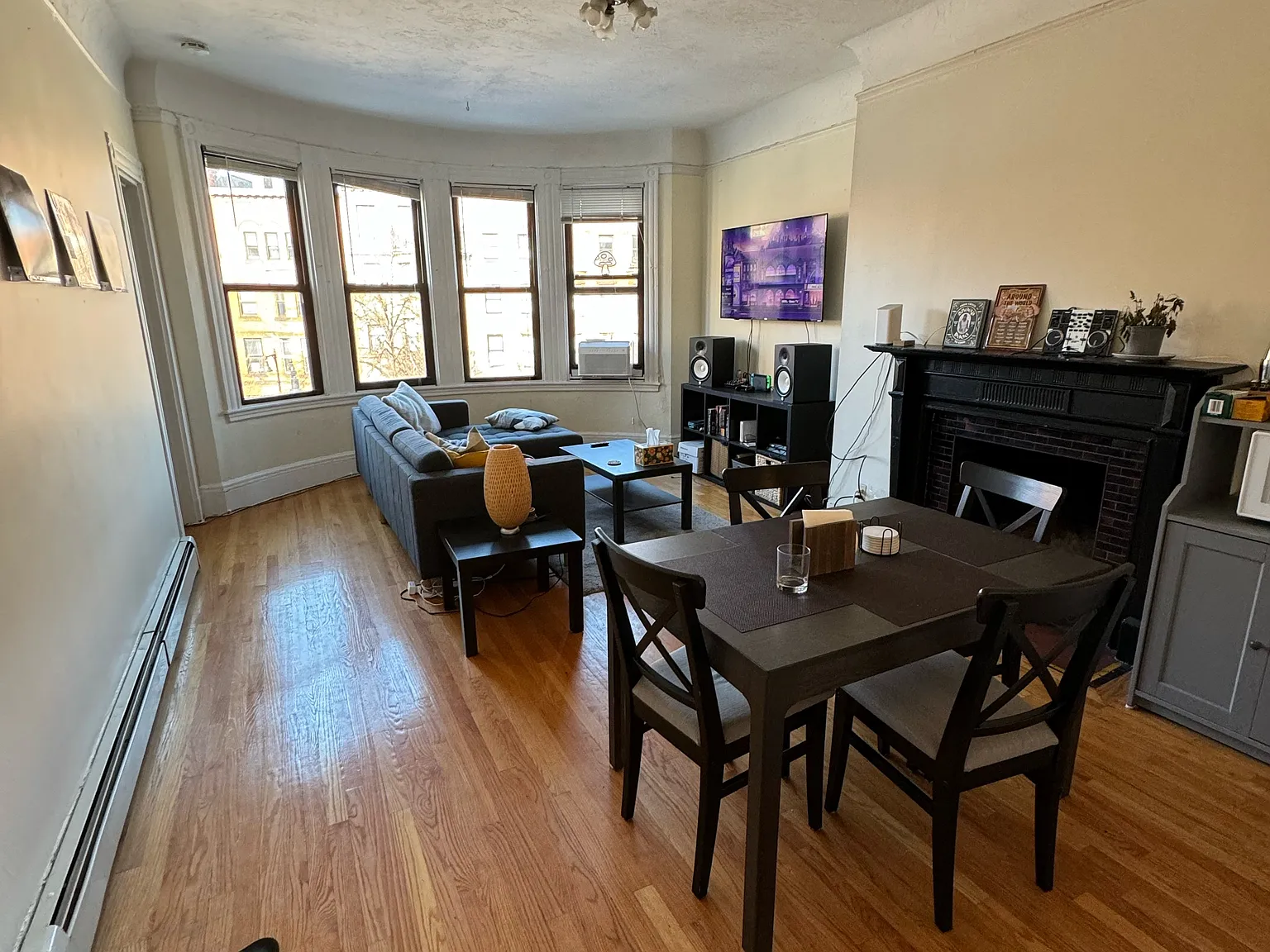 2 bed, 9999 sqft, $3,600 — Photo 2