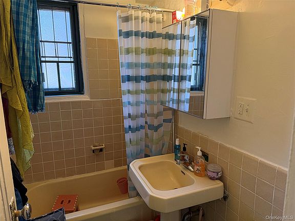 5th image of 1440 Wood Road #2F