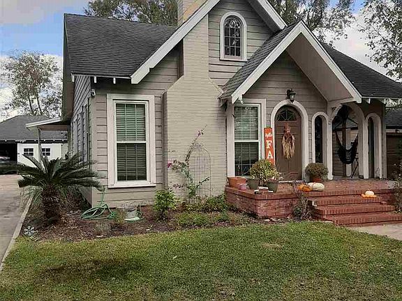 2nd image of 2690 Gladys Ave
