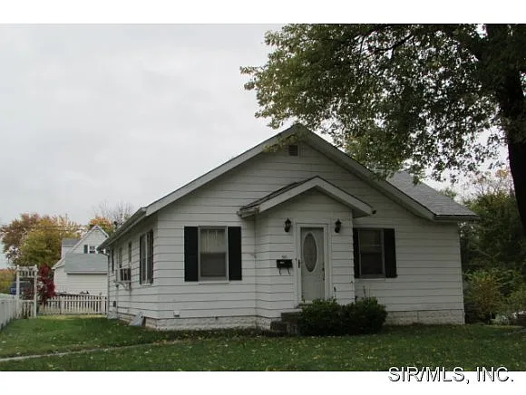 541 Sering Ave photo 1