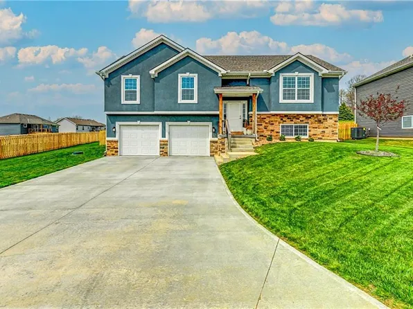 13911 Indian Ridge Rd, Saint Joseph, MO 64505
