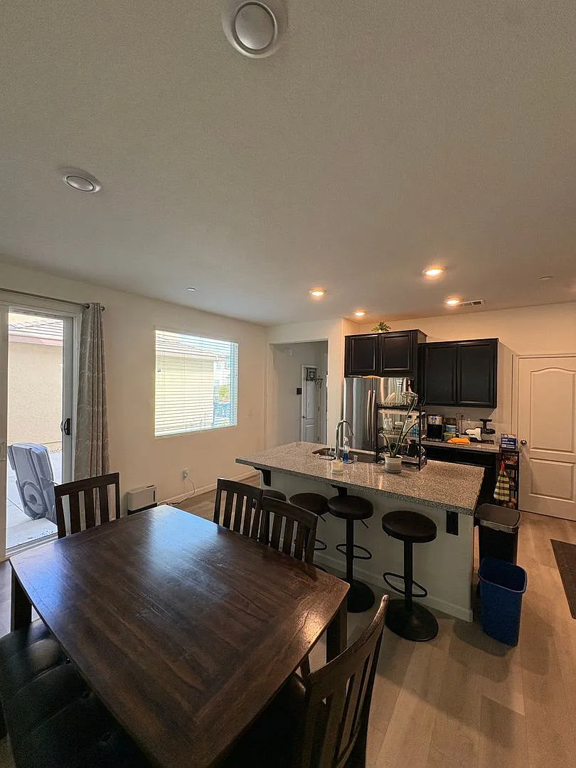 Newer 2 story home — Photo 4