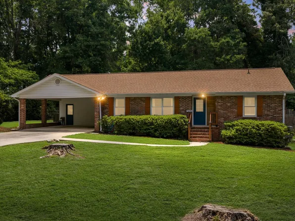 208 Pinewood Dr, Taylors, SC 29687