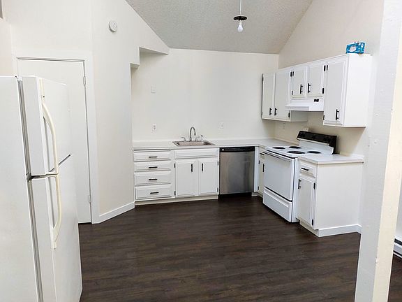 Spacious kitchen