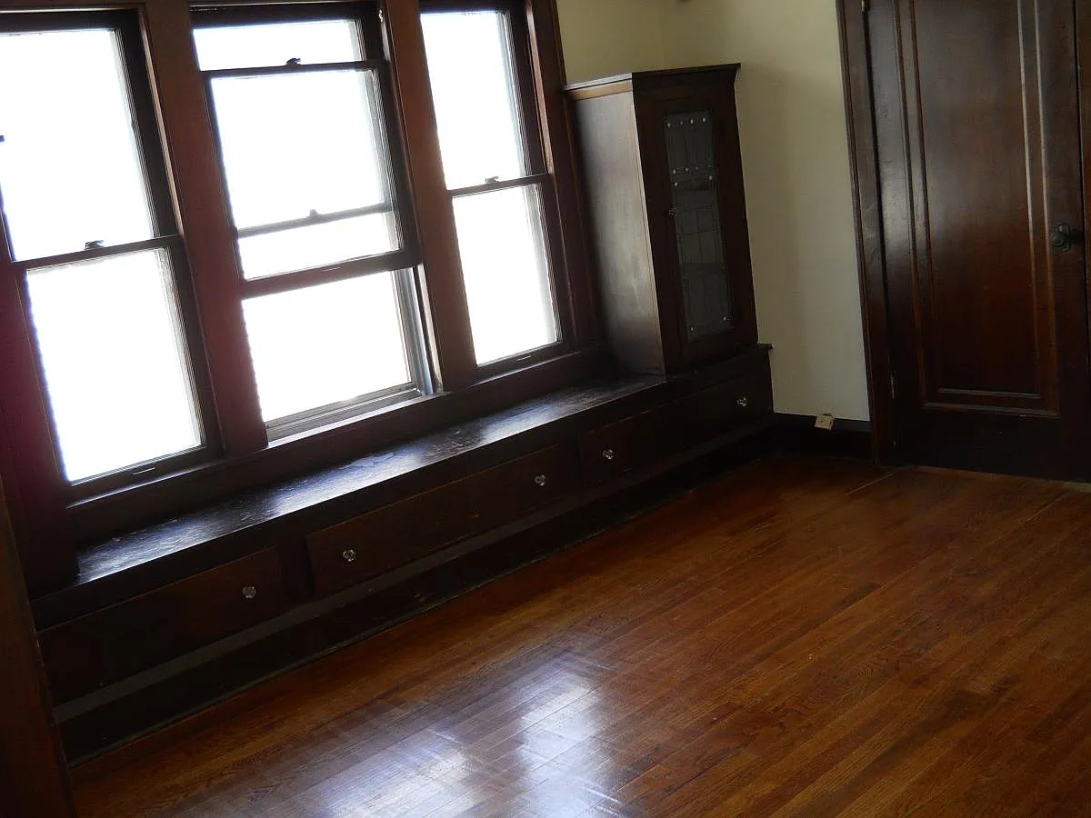 2145 Eldred Avenue — Photo 2