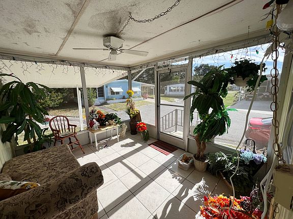 3rd image of 4056 Voorne St