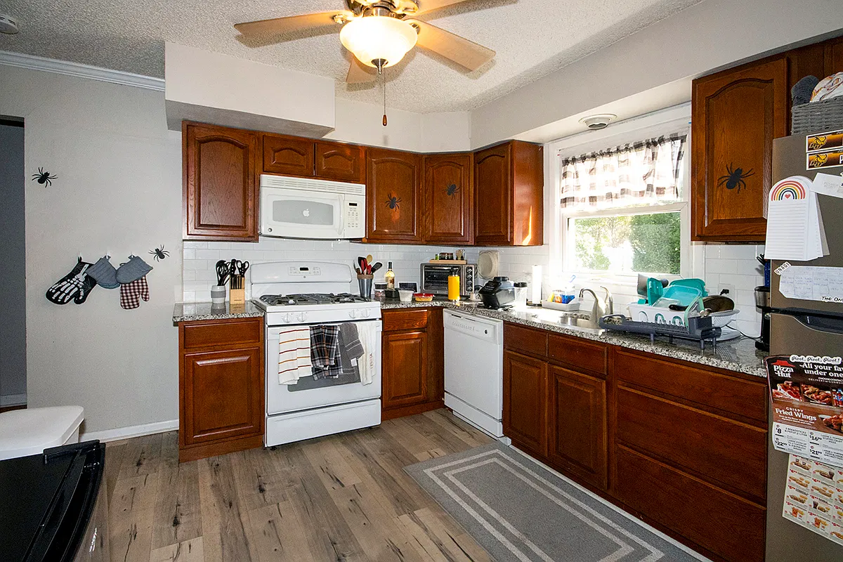 4 bed, 1.5 bath, 1554 sqft, $2,800 — Photo 4