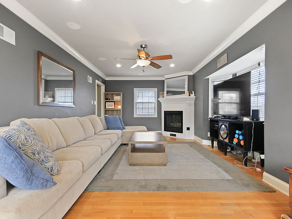 1st image of 1302 4th St
