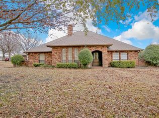 906 Winding Creek Trl, Oak Leaf, TX 75154
