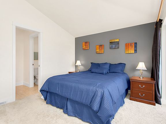 4th image of 2646 NW 56th St Unit A
