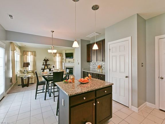 4th image of 2520 Saint Martin Dr