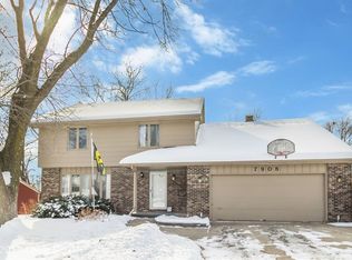 7908 Alpine Dr, Urbandale, IA 50322